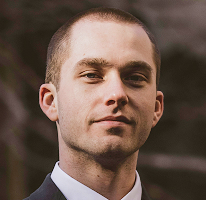 Portrait of Oliver Hayes, trading analyst and crypto market expert